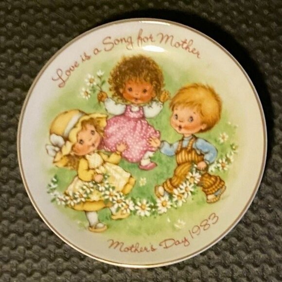 Vintage Avon Mother's Day Collector Plates x3 1982, 1983, 1984 - Picture 5 of 8